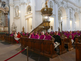 Abschlussvesper der Bischofskonferenz mit Spendung des Bonifatiussegens (Foto: Karl-Franz Thiede)